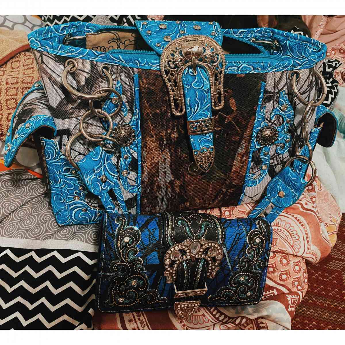 camo purse with a camo wallet - Hedgesville, West Virginia - FleaMarketBay