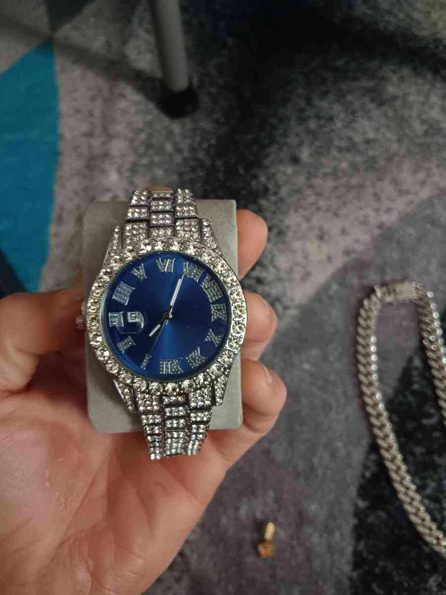 watches necklaces and braclet - Louisville, Kentucky - FleaMarketBay