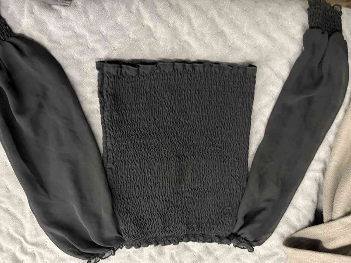 crop top - Addieville, Illinois - FleaMarketBay