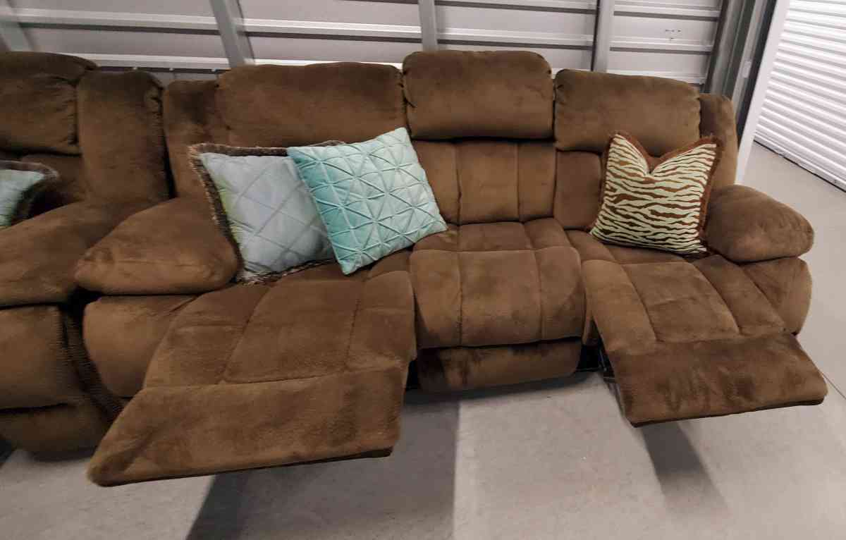 Reclining Sofa and Loveseat - Las Vegas, Nevada - FleaMarketBay