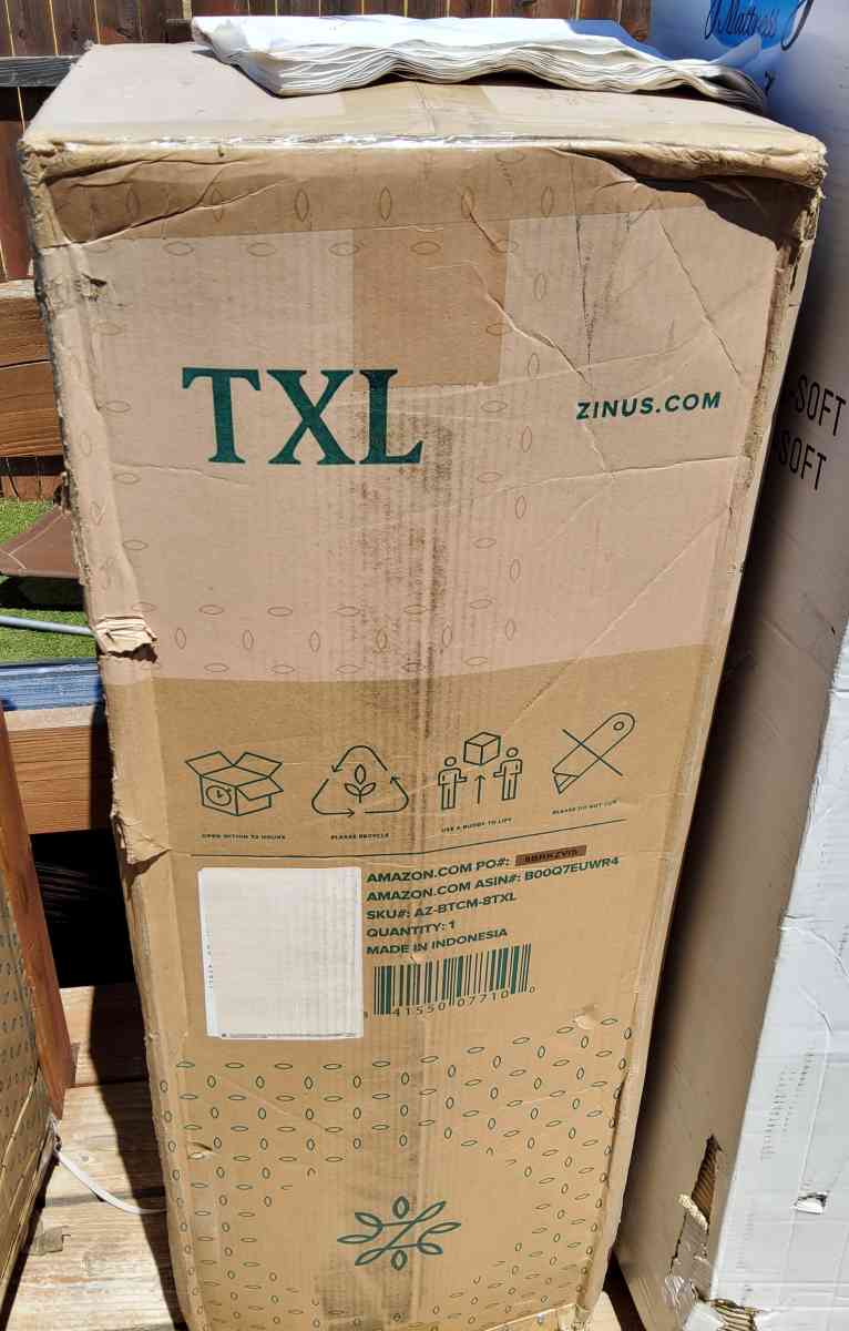 Zinus Ultima Comfort Memory Foam 8 inch Mattress Twin XL - Corning, California