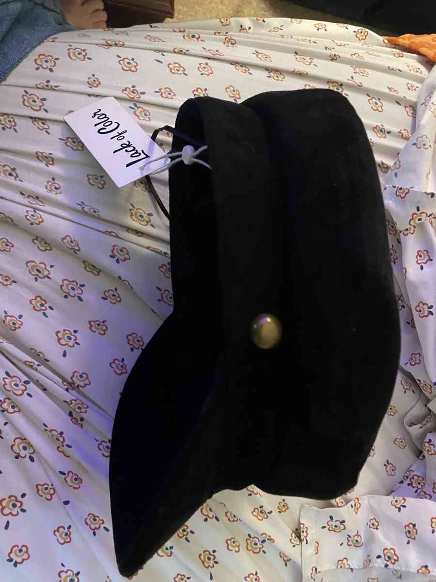 Gorgeous lack of color brand new hat - Claremont, California