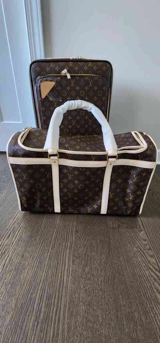 Louis Vuitton travel luggage set - Minneapolis, Minnesota - FleaMarketBay