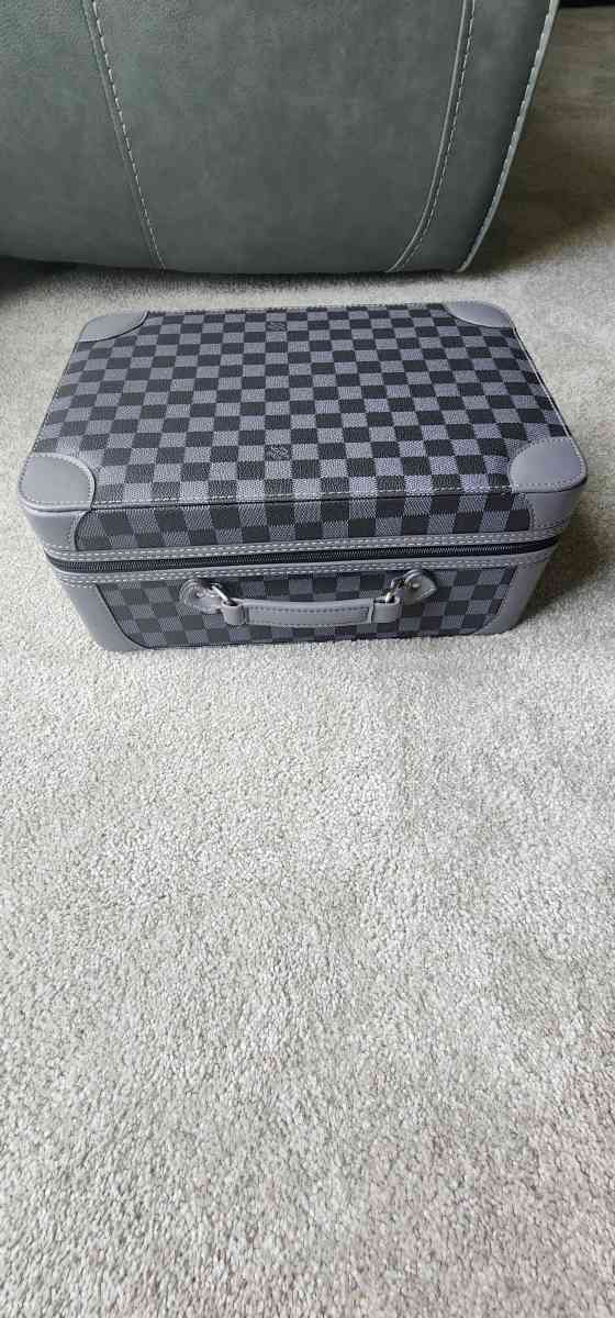 Louis Vuitton Sneakers - Minneapolis, Minnesota - FleaMarketBay