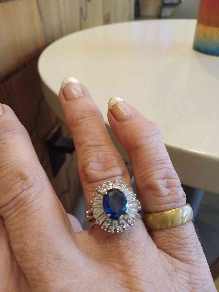 1ct Saphire Solitary with cz baguette sterling silver sz7 - Yantis, Texas - FleaMarketBay