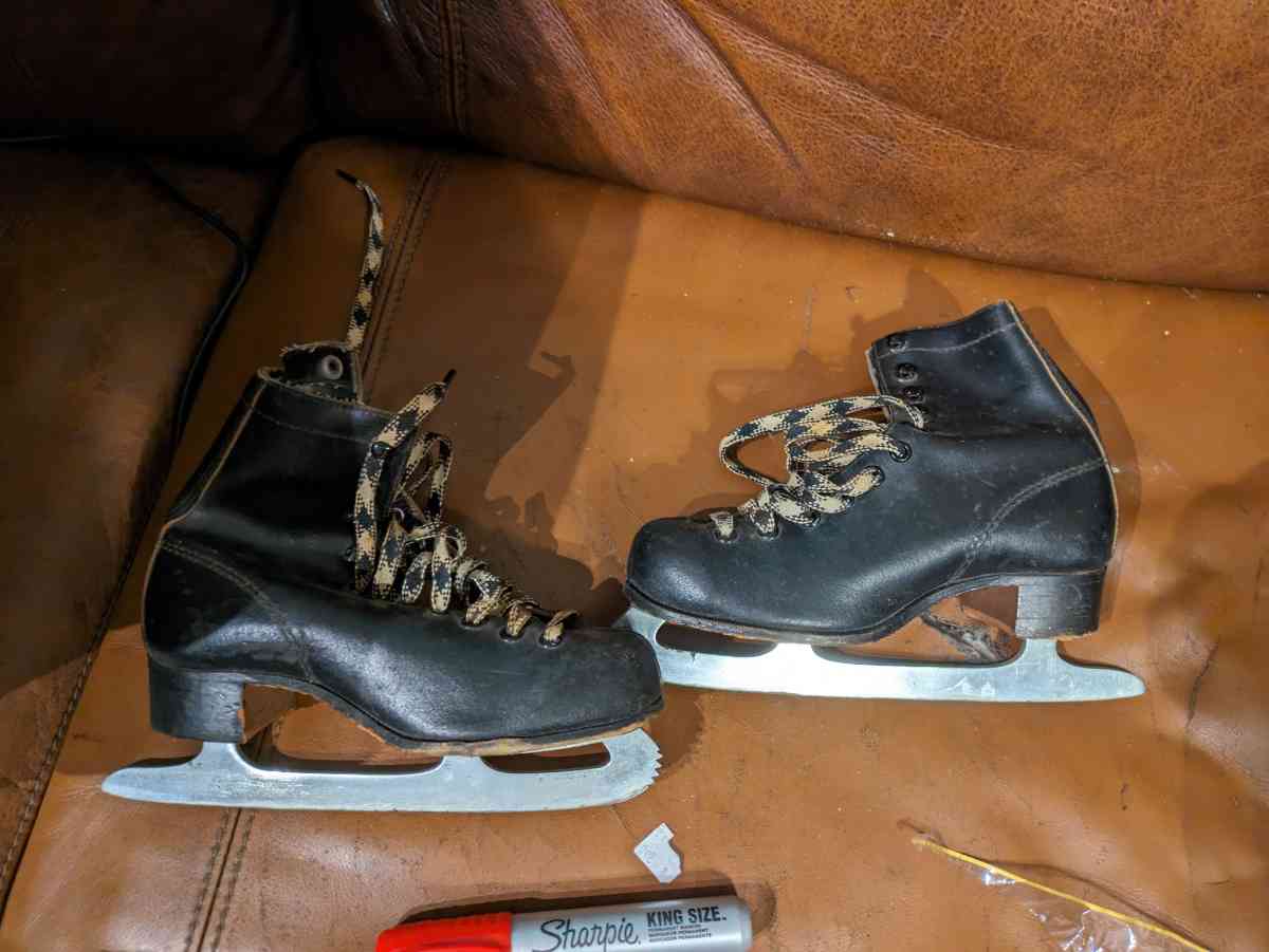 kids ice skates - Charlotte, North Carolina