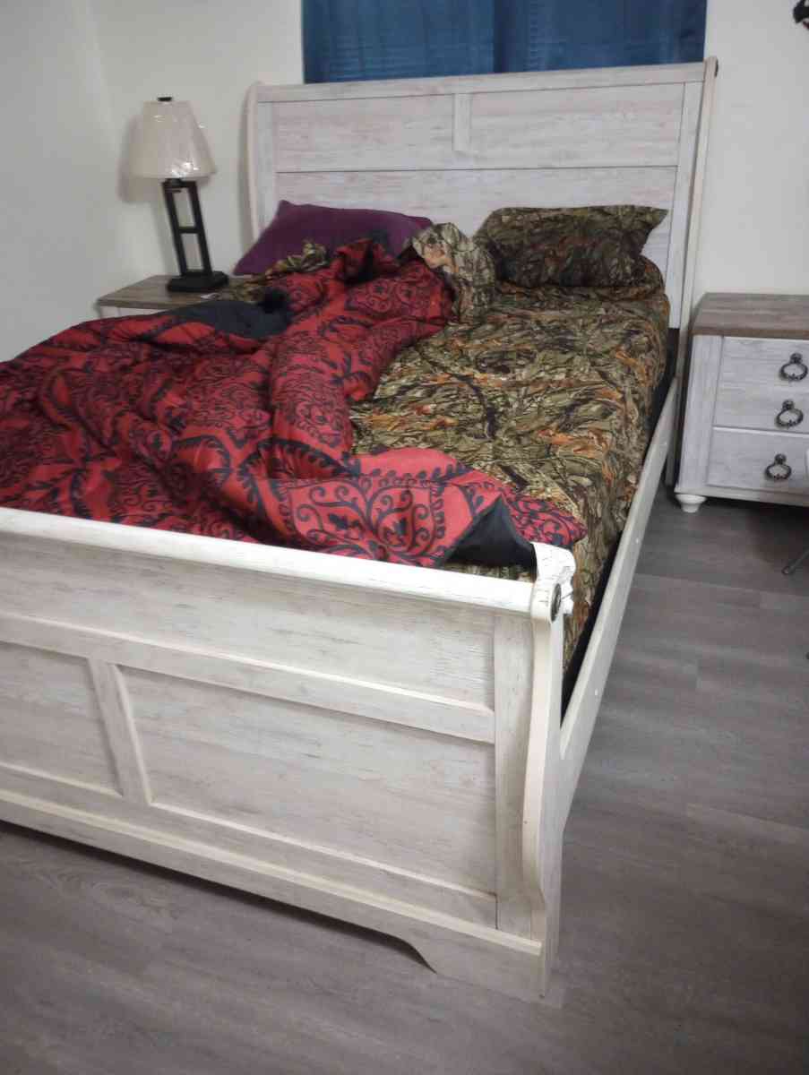 two bedroom apartment everything must go 2000 - Lebanon, Ohio - FleaMarketBay