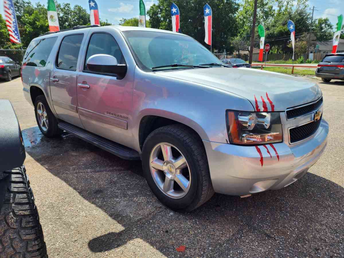 Chevrolet Suburban LTZ 2013 - Houston, Texas - FleaMarketBay