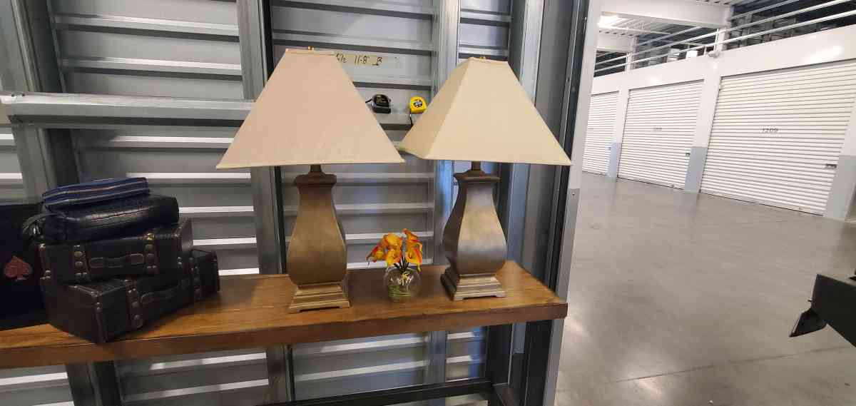 2 Goldtone lamps - Las Vegas, Nevada - FleaMarketBay