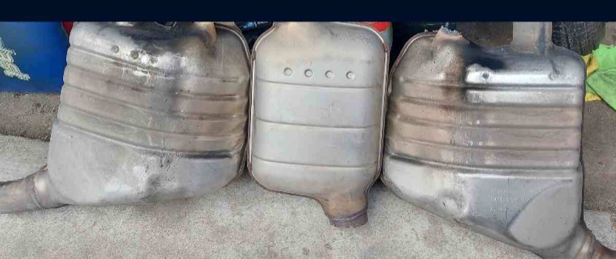 Mercedes benz Muffler parts and Reatonor - California City, California - FleaMarketBay