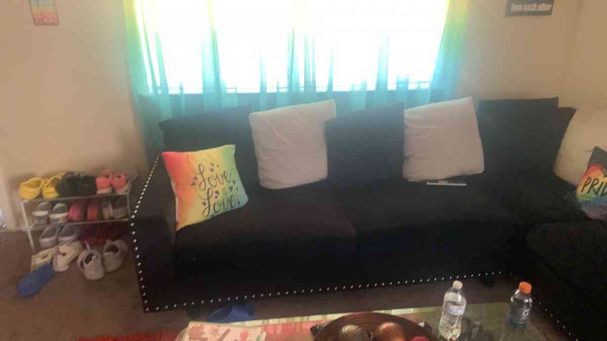 Sectional - Dallas, Texas - FleaMarketBay