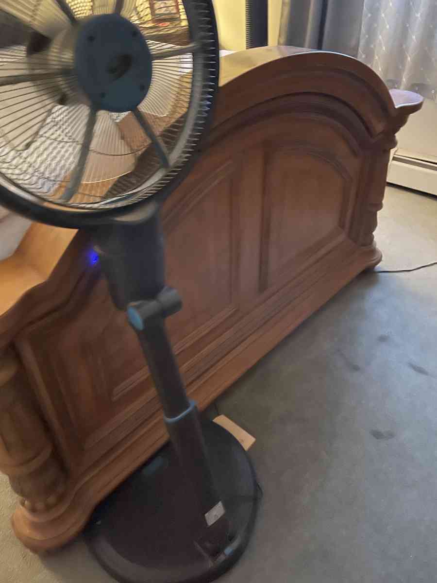 bedroom set queen size - Dracut, Massachusetts - FleaMarketBay