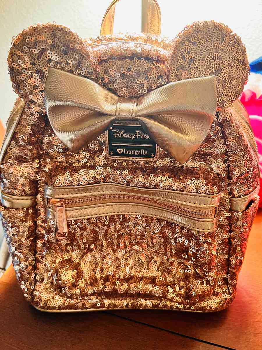 Im selling Loungeflys - Adelanto, California - FleaMarketBay