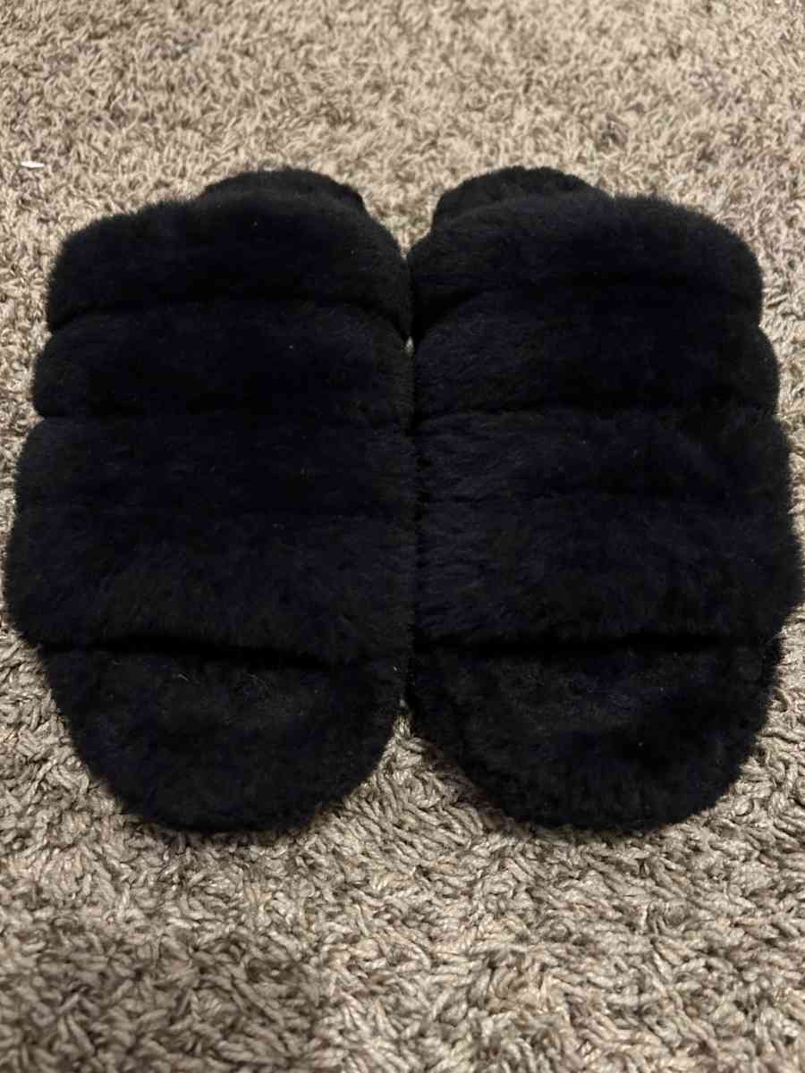 Ugg slides - Dayton, Ohio