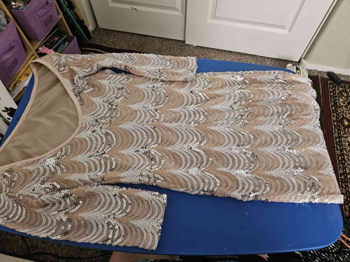 Dresss - Akron, Colorado - FleaMarketBay