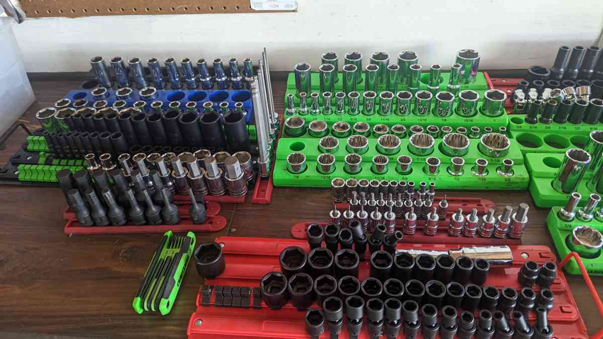 lot of sockets - Riverside, California - FleaMarketBay