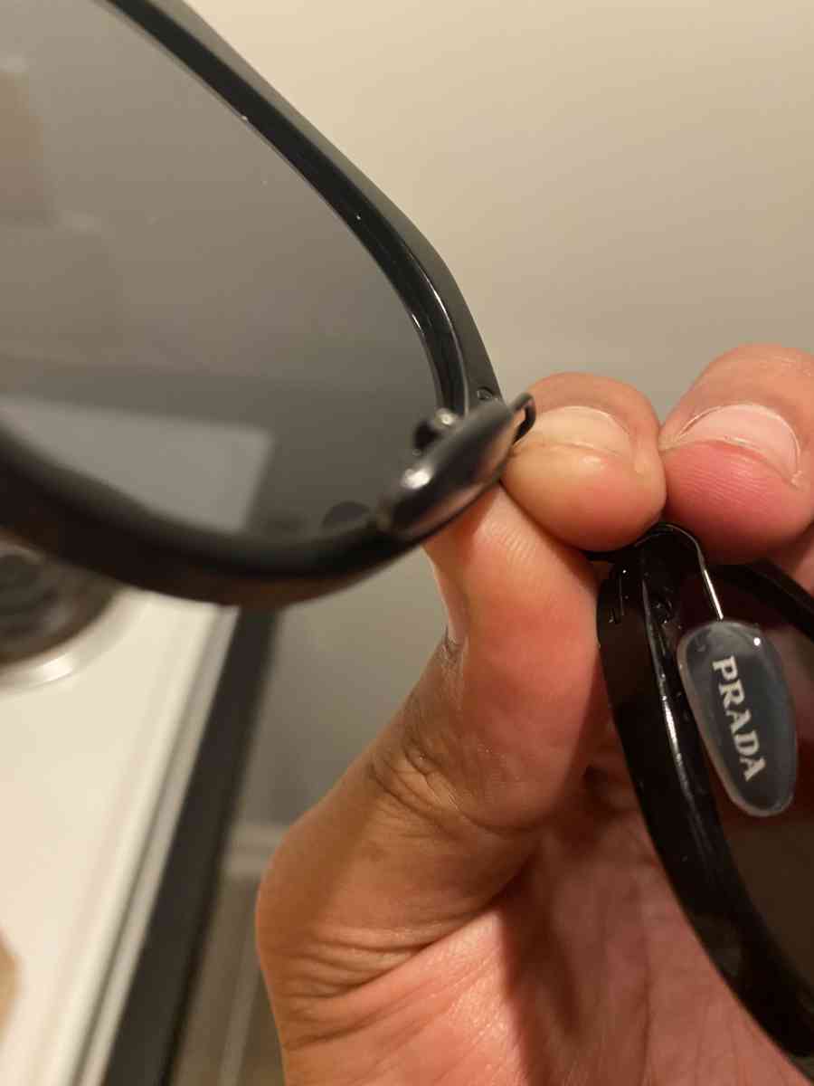 Prada mens shades - Clarkston, Georgia - FleaMarketBay