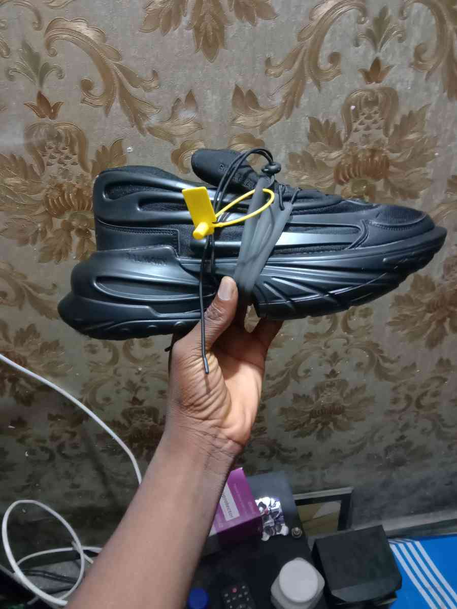 Balmain Unicorn low top Superia - Fresno, California - FleaMarketBay