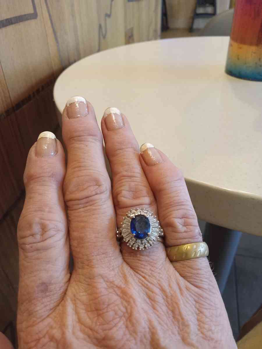 1ct Saphire Solitary with cz baguette sterling silver sz7 - Yantis, Texas - FleaMarketBay