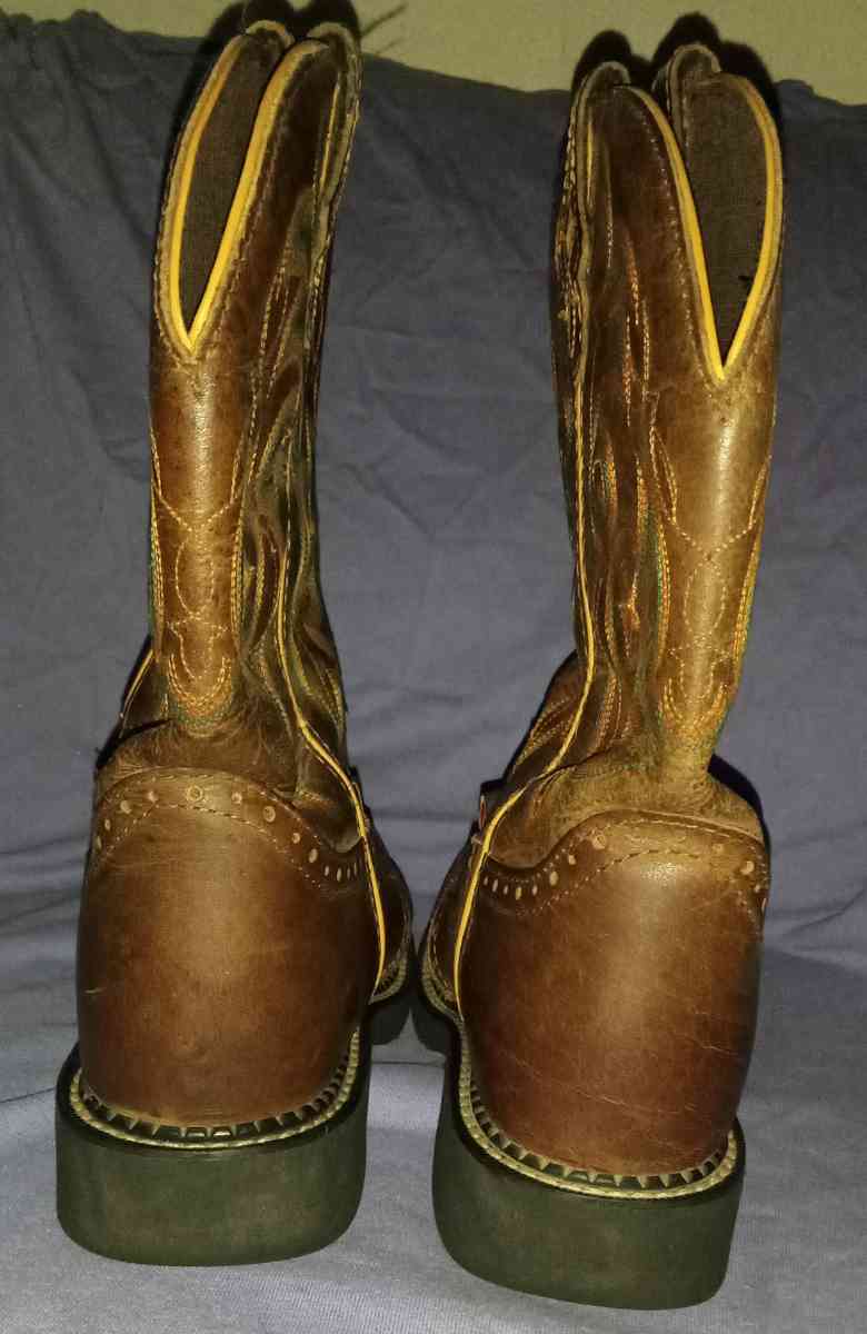 womens cowgirl boots - Akron, Ohio - FleaMarketBay