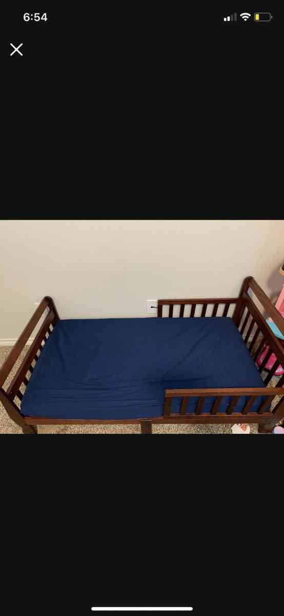 toddler bed and mattress assembled new - Carrollton, Texas