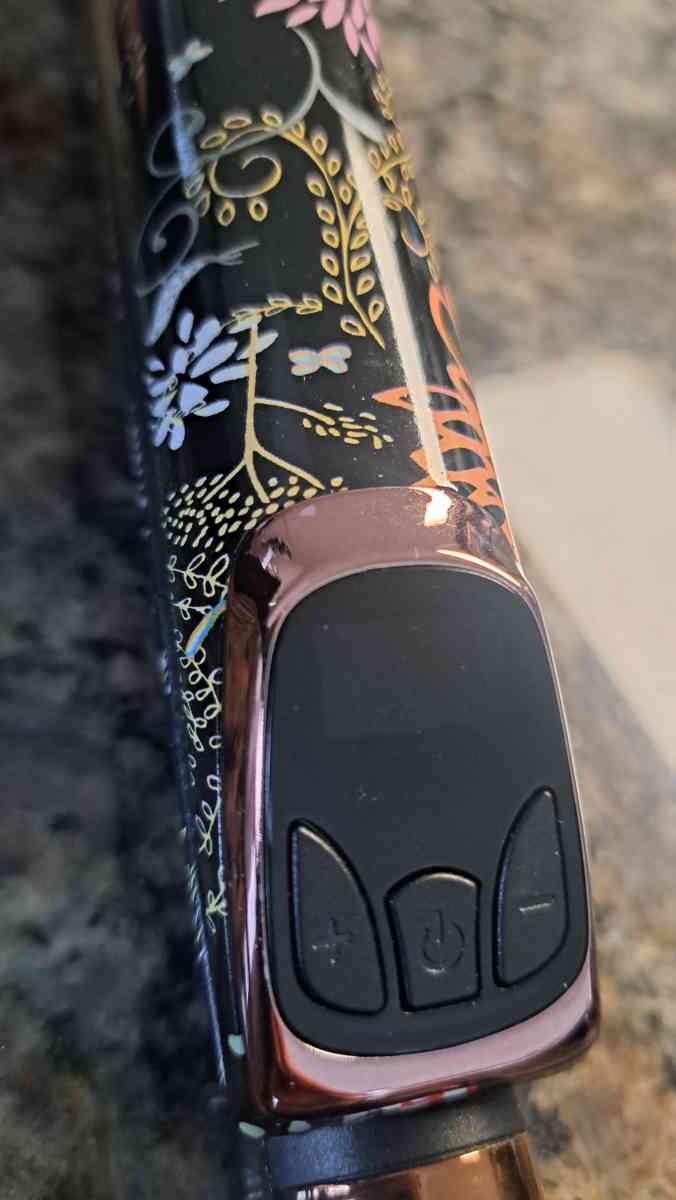 hair straightener - Arlington, Virginia - FleaMarketBay