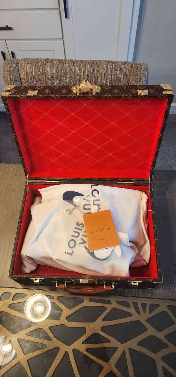 Louis Vuitton Sneakers size 11 - Dayton, Minnesota - FleaMarketBay