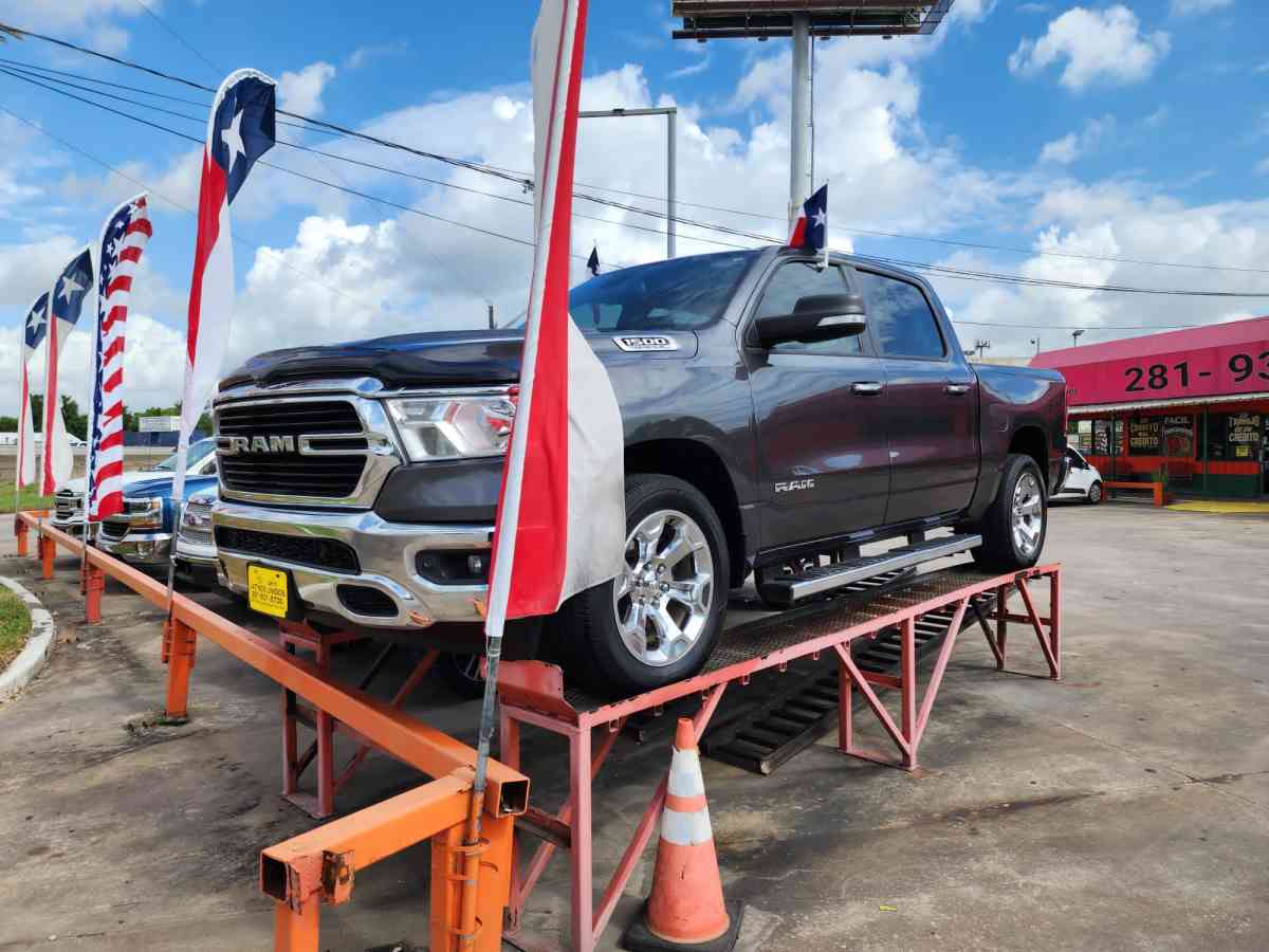 Dodge RAM 2016 FINANCING - Houston, Texas