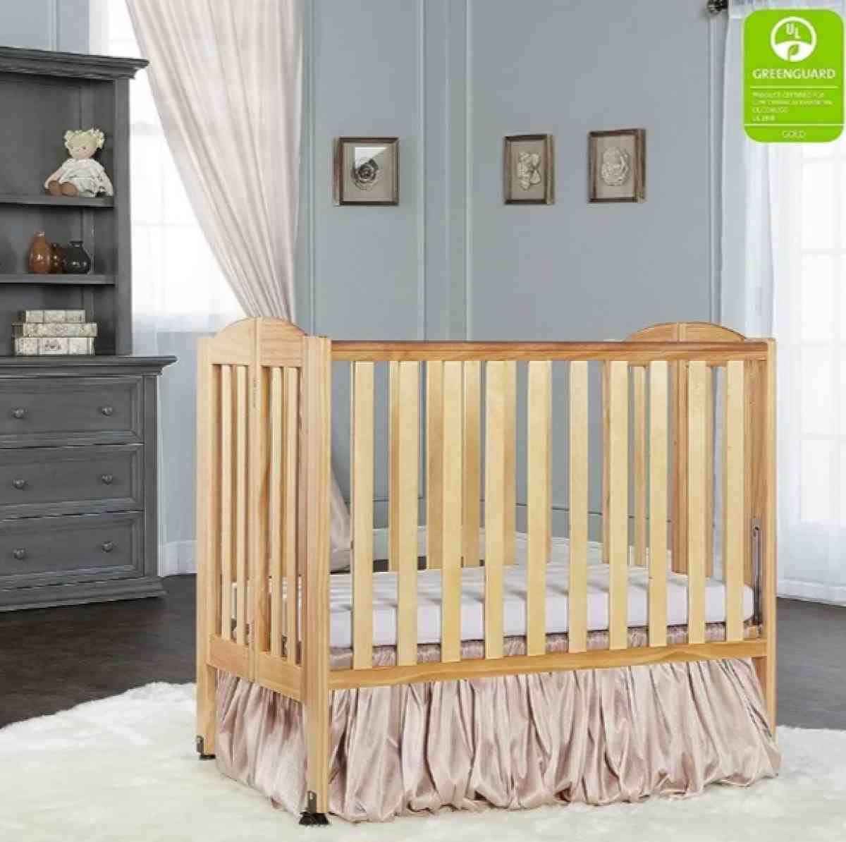 2 in 1 dream On me portable crib - Corning, California