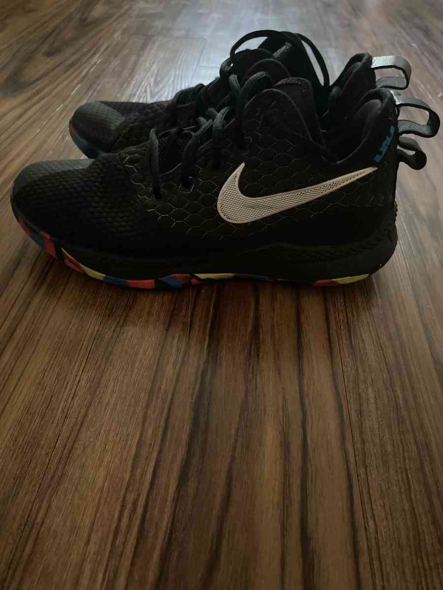 lebron witness 3s - Dayton, Ohio - FleaMarketBay