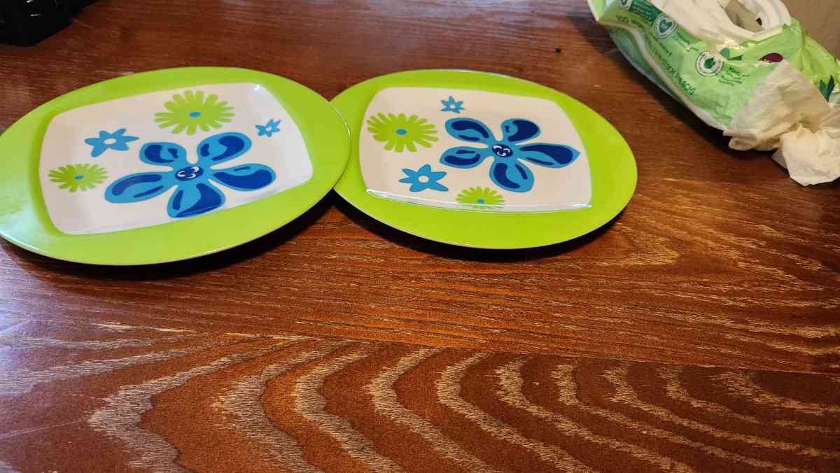 set Of flower plates - Hawley, Pennsylvania - FleaMarketBay