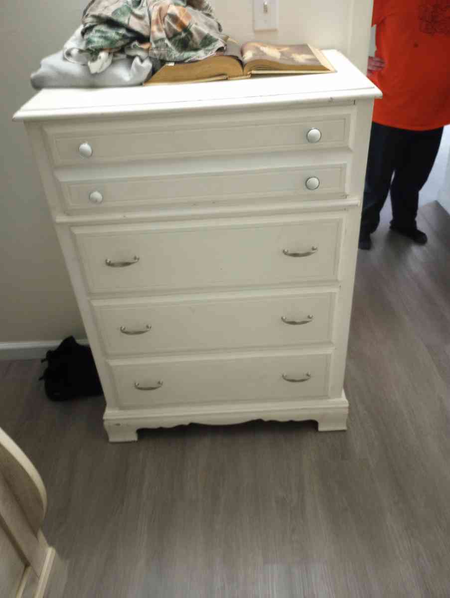 two bedroom apartment everything must go 2000 - Lebanon, Ohio - FleaMarketBay