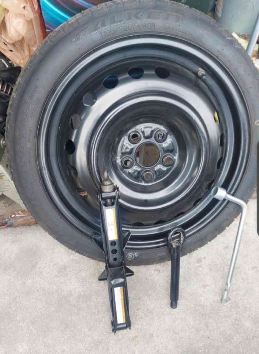 Emergency Toyota corolla kit - California City, California - FleaMarketBay