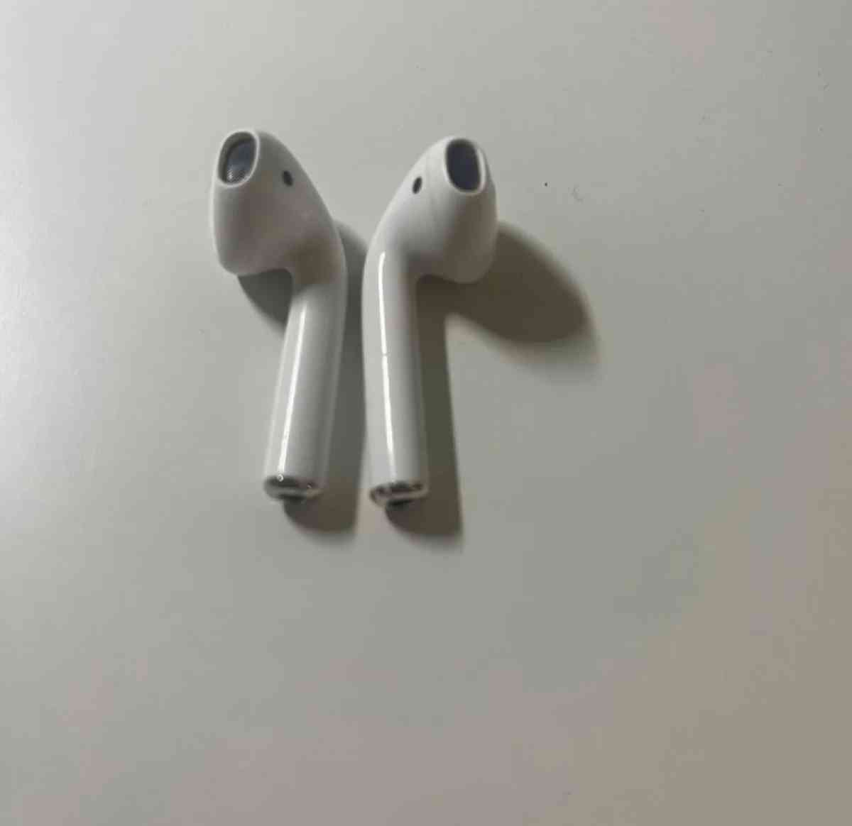 AirPod 1st Generation - Orlando, Florida - FleaMarketBay