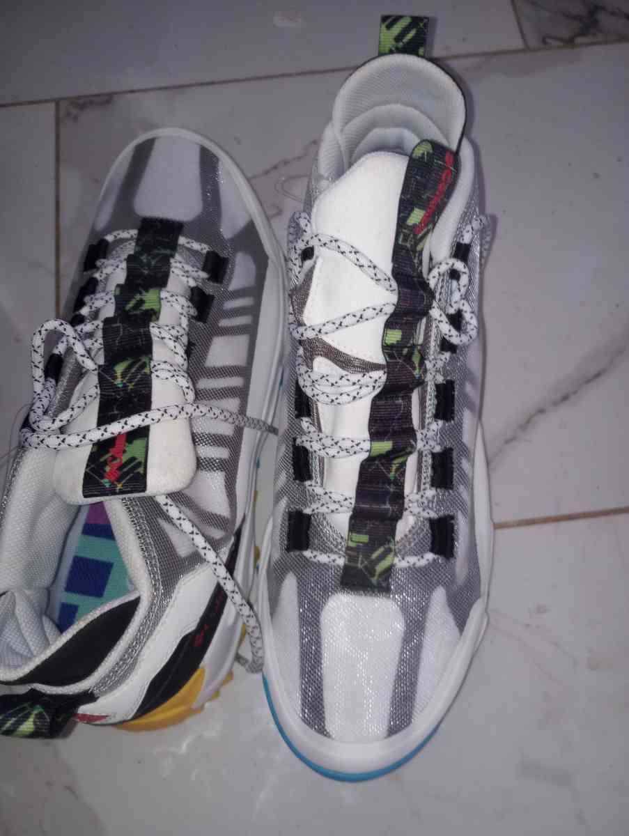 mens shoes size 9 Columbia - Camas, Washington - FleaMarketBay