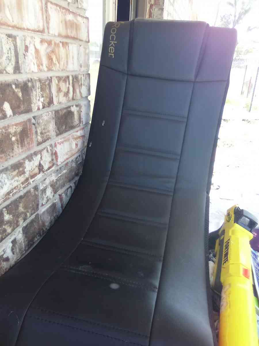 misilaneous stuff lots of furniture and kid toys clothes ect - Haslet, Texas