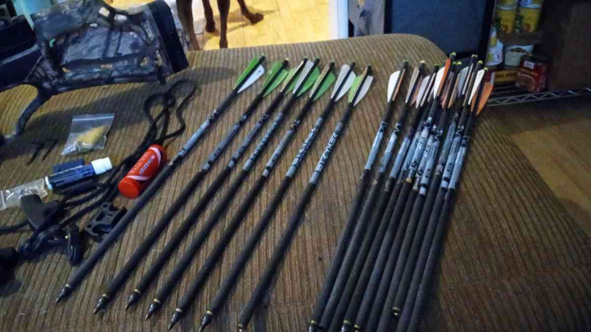 Stryker crossboss and case and bolts - Houston, Texas - FleaMarketBay