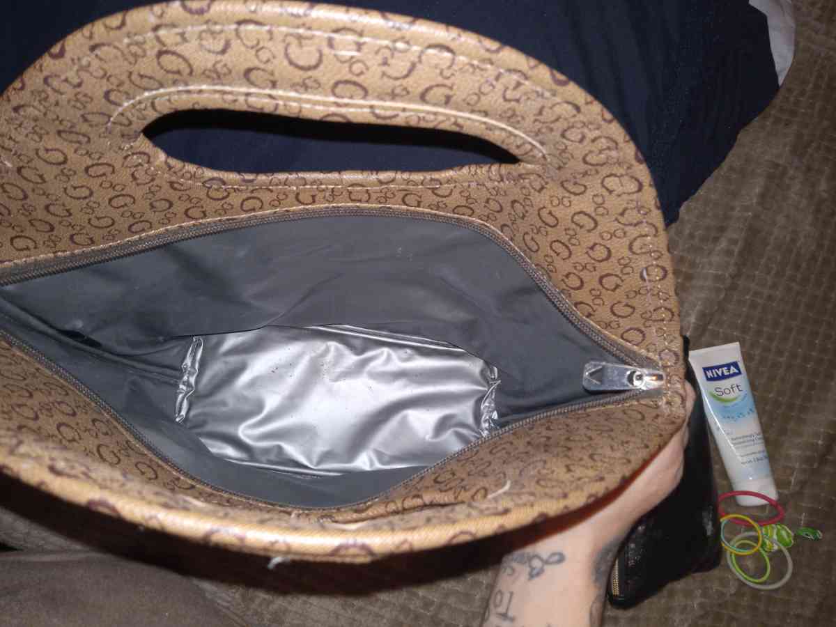 Guess purse - Highlands, Texas - FleaMarketBay