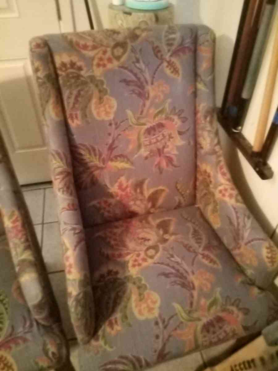 set of to chairs - Austin, Texas - FleaMarketBay