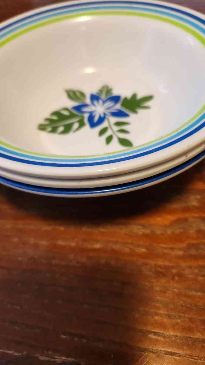 set Of 4 flower bowls - Hawley, Pennsylvania - FleaMarketBay