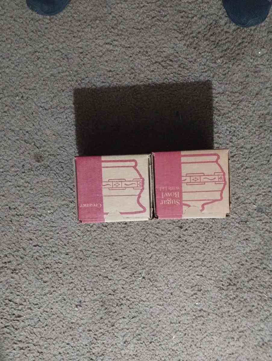 candle holder and baskets and candles - Fort Wayne, Indiana