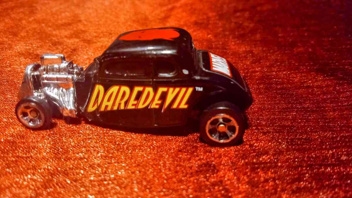 MAISTO MARVEL DARE DEVIL MIDNIGHT BLACK 1943 HOT ROD