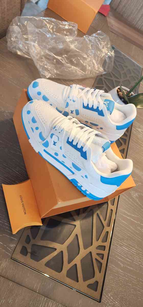 Louis Vuitton Sneakers - Minneapolis, Minnesota - FleaMarketBay