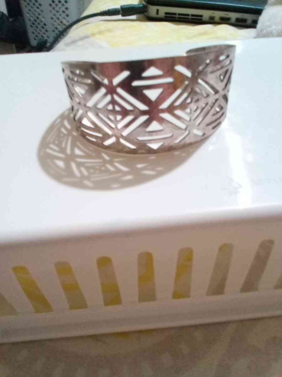 Womens Bracelets - Leavenworth, Kansas - FleaMarketBay