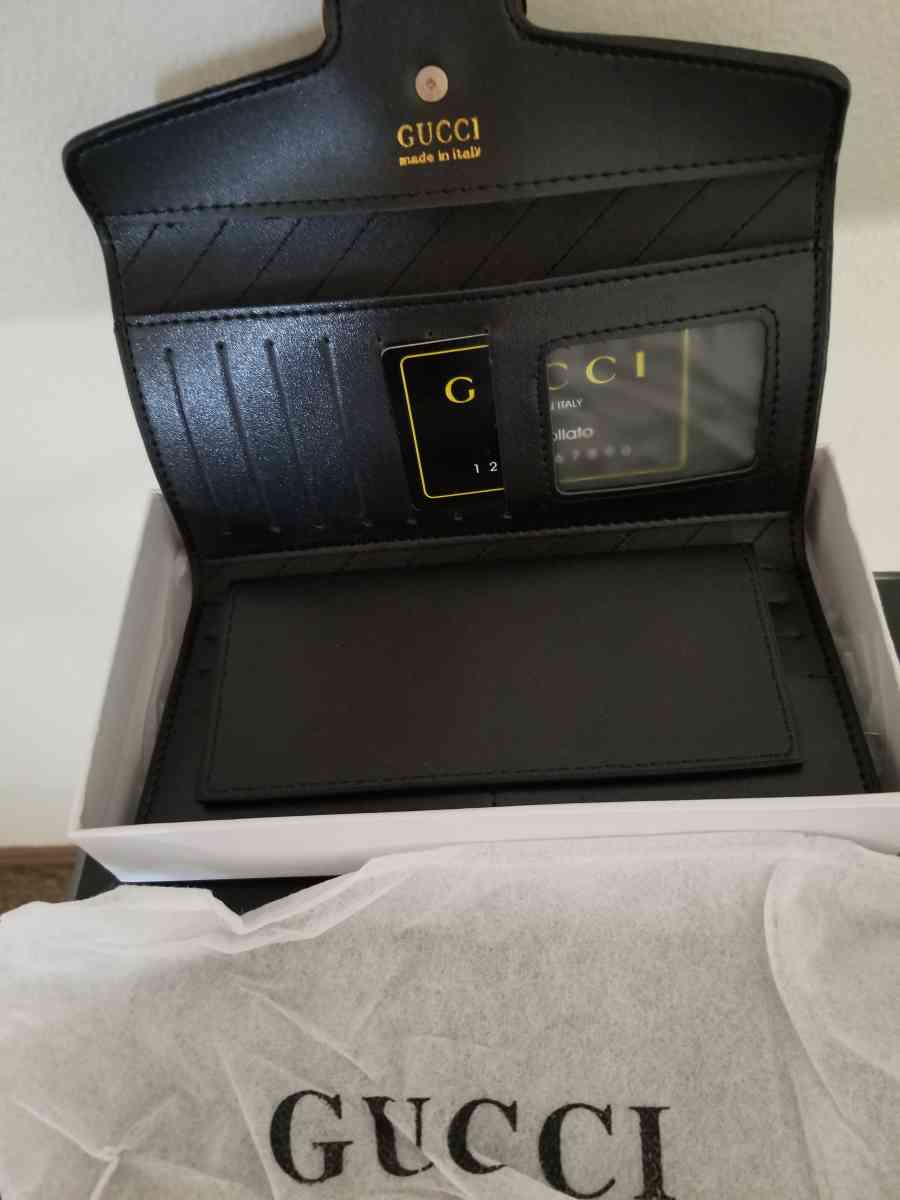 wallet for wome - Renton, Washington - FleaMarketBay