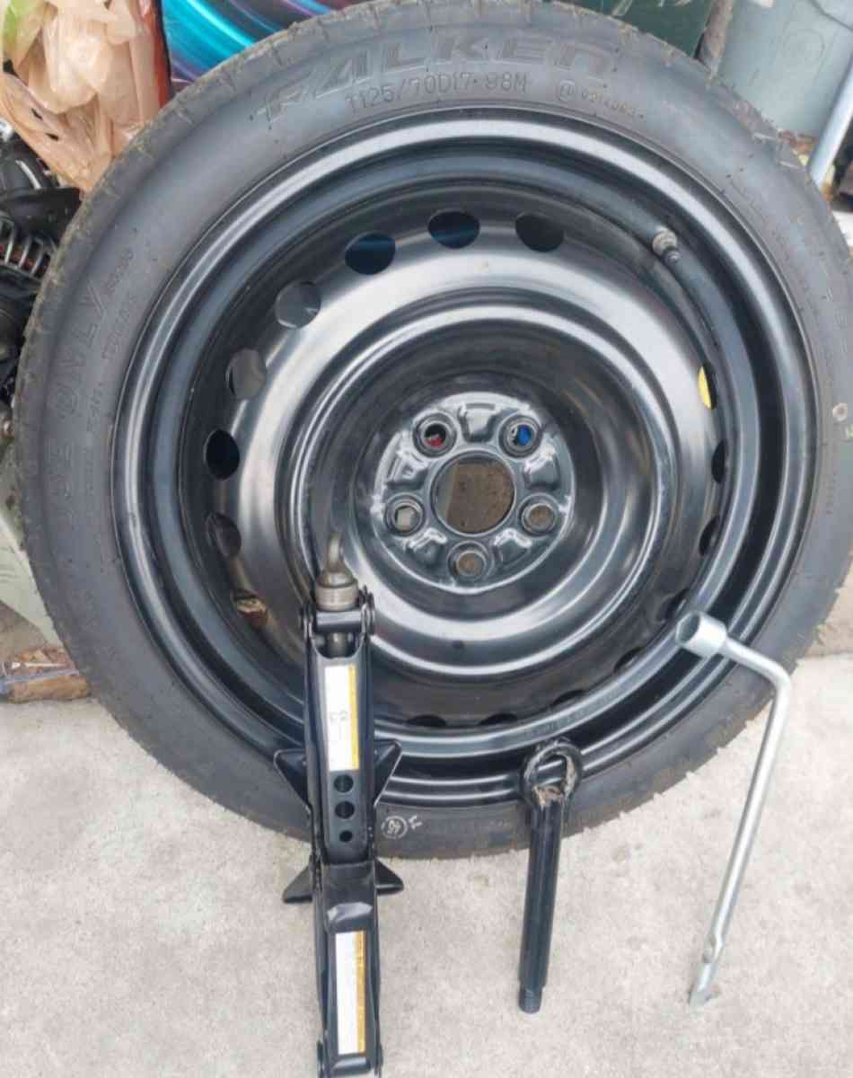 Emergency Toyota corolla kit - California City, California - FleaMarketBay