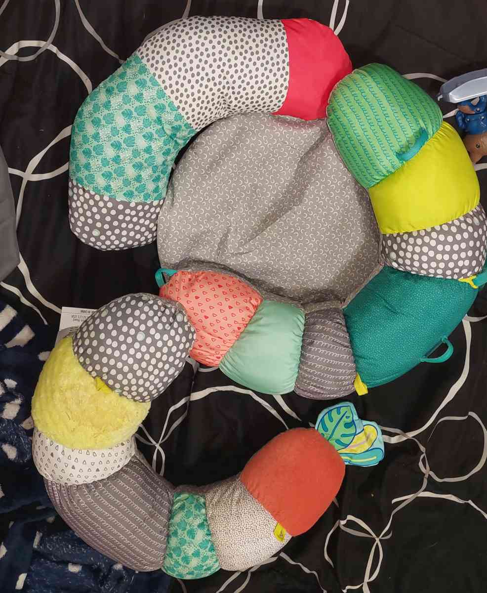 tummy time seat support pillow - Frankfort, Kentucky - FleaMarketBay
