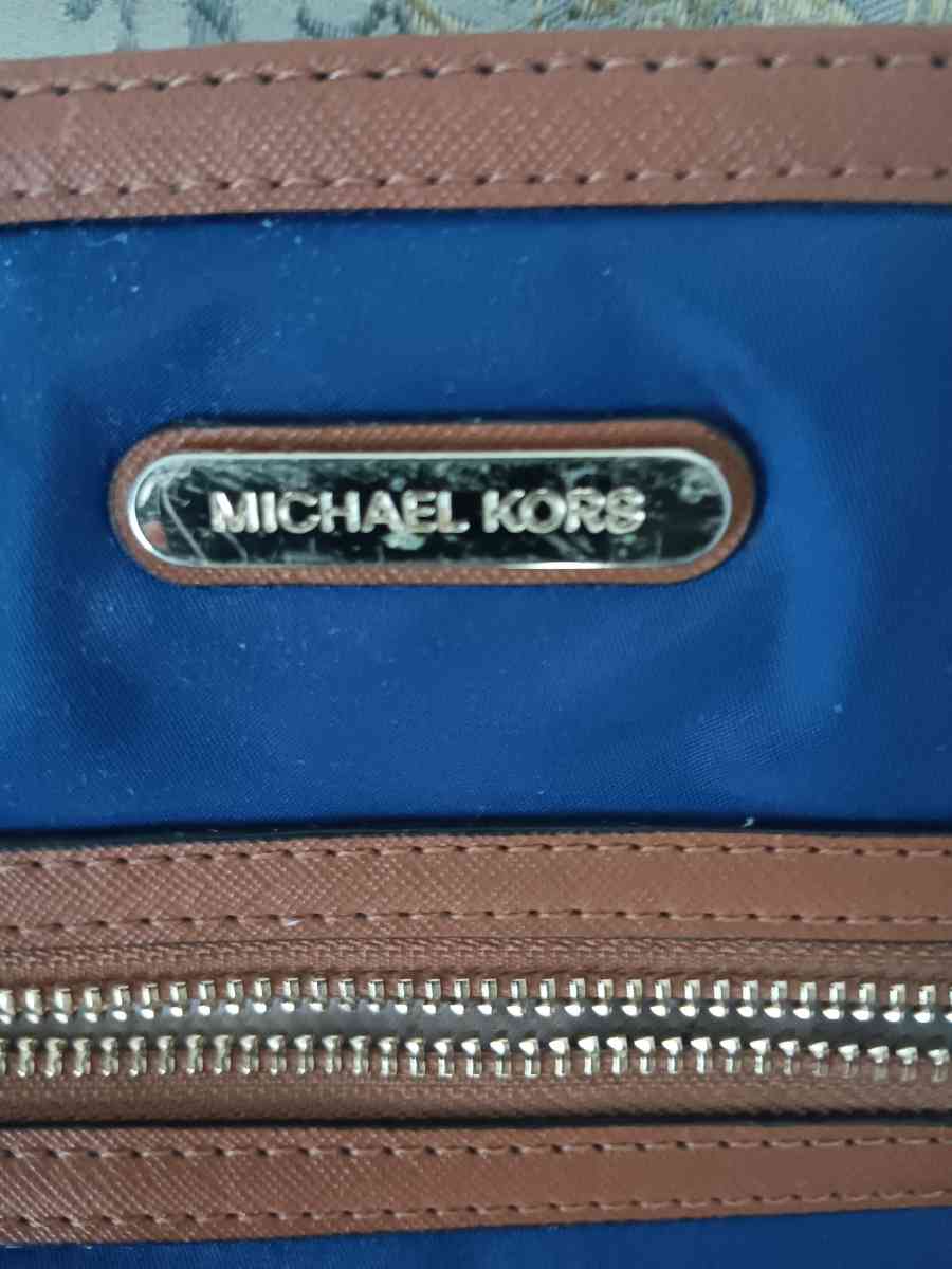 Michael Kors Crossbody Bag - Lubbock, Texas - FleaMarketBay