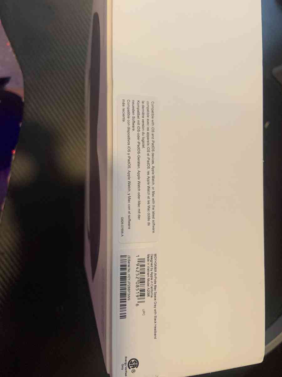 AirPod max - Everett, Washington - FleaMarketBay