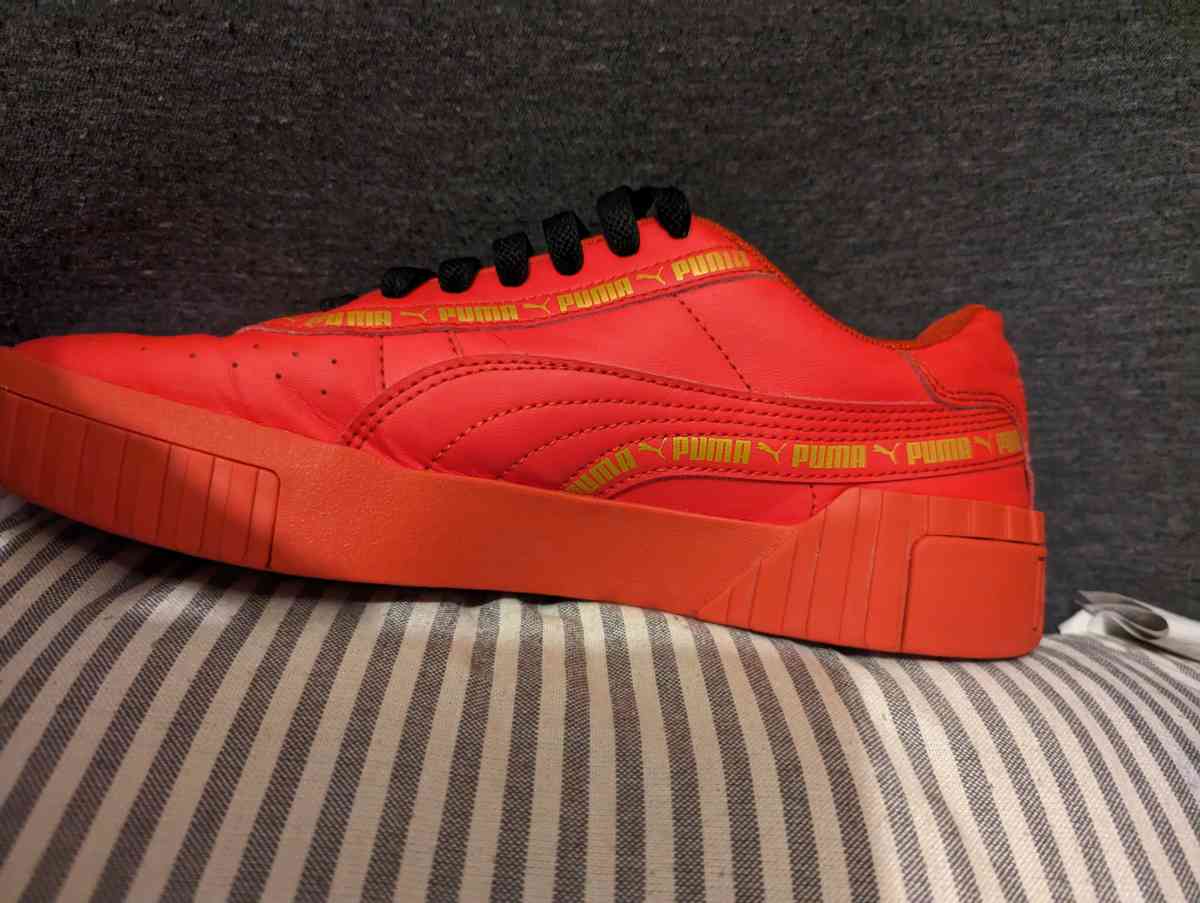 Puma Sneakers - Muncie, Indiana - FleaMarketBay